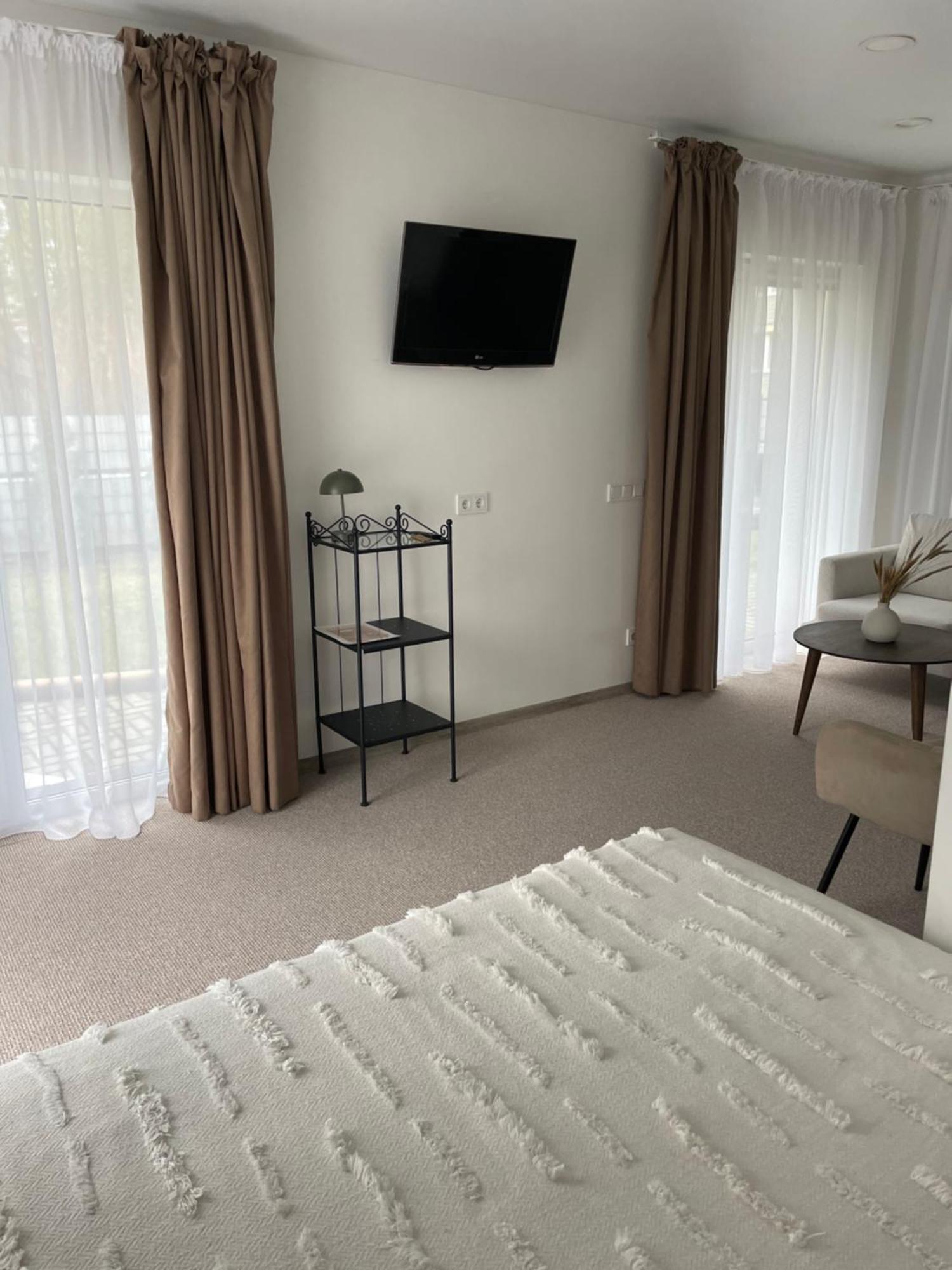 Izabeles Apartamentai Palanga Esterno foto